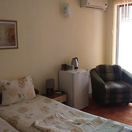 Guest House Pri Valyo พรีมอร์สโก ภายนอก รูปภาพ